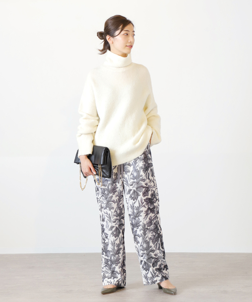 VERMEIL par iena(ヴェルメイユパーイエナ)の「レーヨンベルベットフラワープリントパンツ◆(その他パンツ・レディース・ホワイト・38/36)」の5枚目の写真