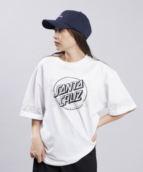 SANTA CRUZ(サンタクルーズ)の「【ZOZOタウン限定アイテム】SANTACRUZ/サンタクルーズ ビッグシルエット ビッグロゴTシャツ 502221435(Tシャツ/カットソー・レディース・ホワイト/ブラック/レッド/グリーン・M/L)」の2枚目の写真