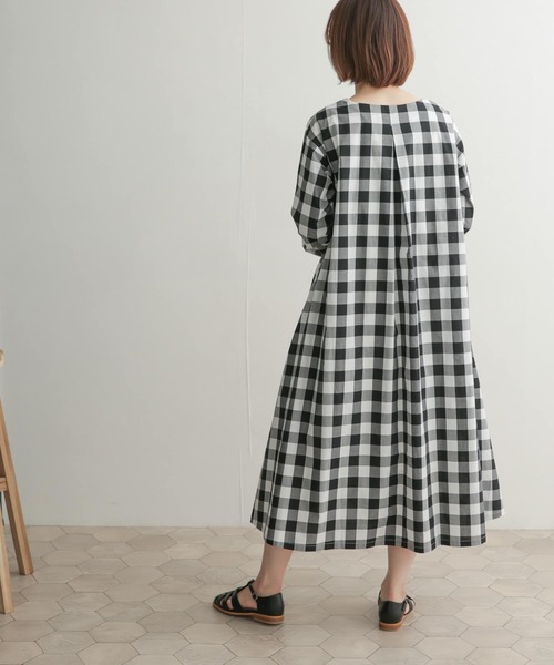 URBAN RESEARCH DOORS(アーバンリサーチドアーズ)の「ギンガムチェックフレアワンピース(ワンピース・レディース・ブラック/ネイビー/ブラック系その他・MEDIUM)」の5枚目の写真