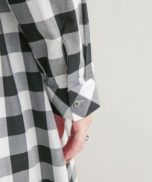 URBAN RESEARCH DOORS(アーバンリサーチドアーズ)の「ギンガムチェックフレアワンピース(ワンピース・レディース・ブラック/ネイビー/ブラック系その他・MEDIUM)」の15枚目の写真