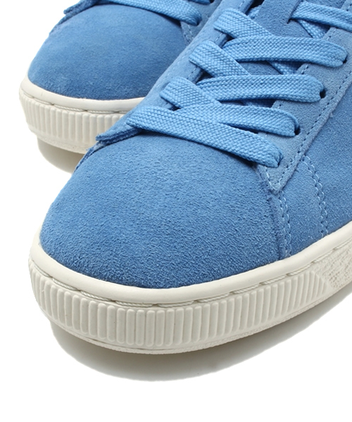 PUMA（プーマ）の「スウェード クラシック+（スニーカー・メンズ・ホワイト×グレー/ライトブルー/オレンジ・30.0cm/28.5cm/27.5cm/23cm/22.5cm/27cm/29cm/25.5cm/23.5cm/25cm/31cm/26cm/24cm/24.5cm/28cm/26.5cm）」の12枚目の写真