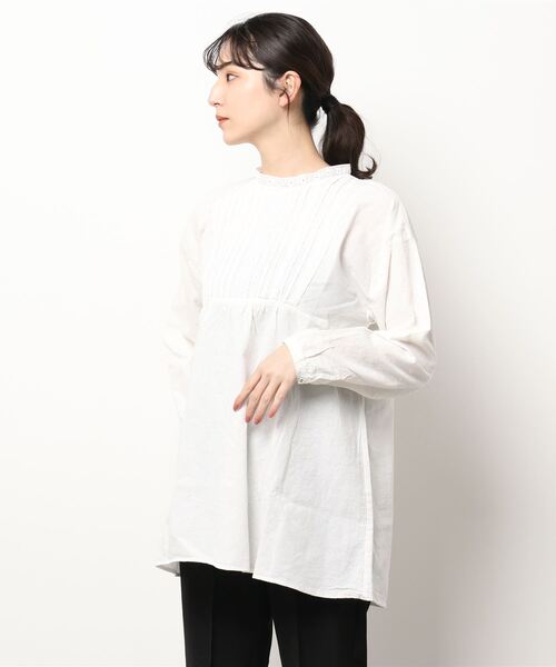 Samansa Mos2（サマンサ モスモス）の「胸元切替レースチュニック（シャツ/ブラウス・レディース・オフホワイト/ピンク/モカ/チャコール・ﾌﾘ-）」の8枚目の写真