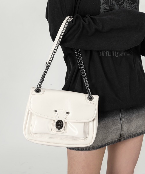 FOLLOWIN（フォロウィン）の「レディーチェーン2WAYバック（ショルダーバッグ・レディース・ブラック/アイボリー・ONE SIZE）」の2枚目の写真