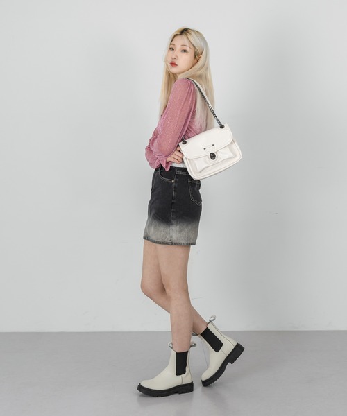 FOLLOWIN（フォロウィン）の「レディーチェーン2WAYバック（ショルダーバッグ・レディース・ブラック/アイボリー・ONE SIZE）」の16枚目の写真