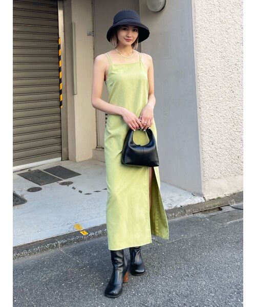 EMODA（エモダ）の「ダブルストラップスリットワンピース（ワンピース・レディース・ブラック/ライム・FREE）」の2枚目の写真