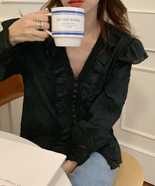 AMOUR BOX（アムールボックス）の「レースデザインフリルブラウス（シャツ/ブラウス・レディース・ホワイト/ブラック・MEDIUM/LARGE）」の2枚目の写真