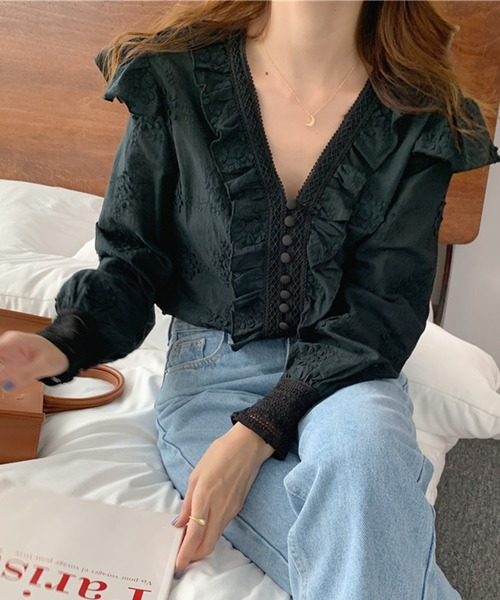 AMOUR BOX（アムールボックス）の「レースデザインフリルブラウス（シャツ/ブラウス・レディース・ホワイト/ブラック・MEDIUM/LARGE）」の3枚目の写真