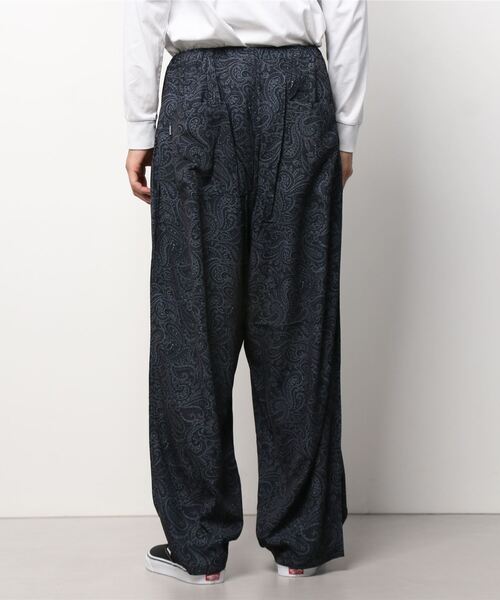 Naive magic（ナイーブマジック）の「【a】とろみシルクタッチポリエステル総柄ワイドパンツ（その他パンツ・メンズ・ホワイト/ブラック/グリーン/アイボリー・MEDIUM/LARGE）」の5枚目の写真