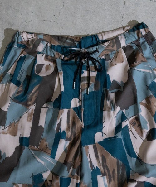 Naive magic（ナイーブマジック）の「【a】とろみシルクタッチポリエステル総柄ワイドパンツ（その他パンツ・メンズ・ホワイト/ブラック/グリーン/アイボリー・MEDIUM/LARGE）」の22枚目の写真