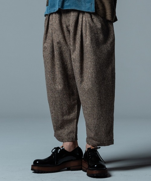 glamb(グラム)の「Octa Tuck Pants / オクタタックパンツ(その他パンツ・メンズ・ブラック/ベージュ・M/S/L)」の2枚目の写真