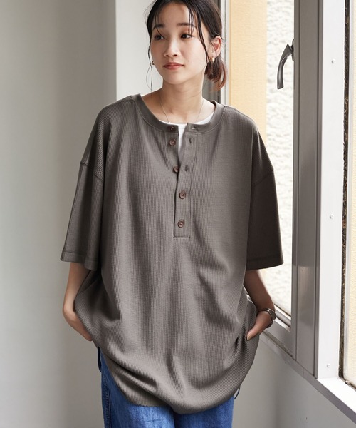 CRAFT STANDARD BOUTIQUE(クラフトスタンダードブティック)の「ワッフル2WAYチュニック *(Tシャツ/カットソー・レディース・ブラック/アイボリー/カーキ・FREE)」の3枚目の写真