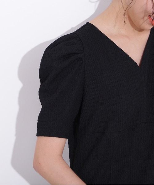 NATURAL BEAUTY BASIC（ナチュラルビューティーベーシック）の「シャーリングナローワンピース（ワンピース・レディース・ブラウン/ブラック/ブルー・MEDIUM）」の12枚目の写真