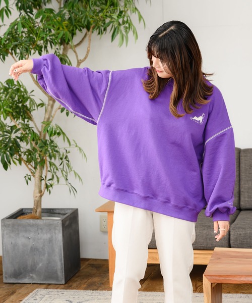 INTER FACTORY(インターファクトリー)の「もちょぺ - 配色刺繍スウェット made in INTER FACTORY(Tシャツ/カットソー・メンズ・アイボリー/パープル・MEDIUM/LARGE)」の5枚目の写真