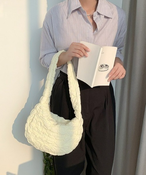 LAC-VERT（ラック・ヴェール）の「ワッフルキルティングハンドバッグ（ハンドバッグ・レディース・ホワイト/ブラック・FREE）」の3枚目の写真