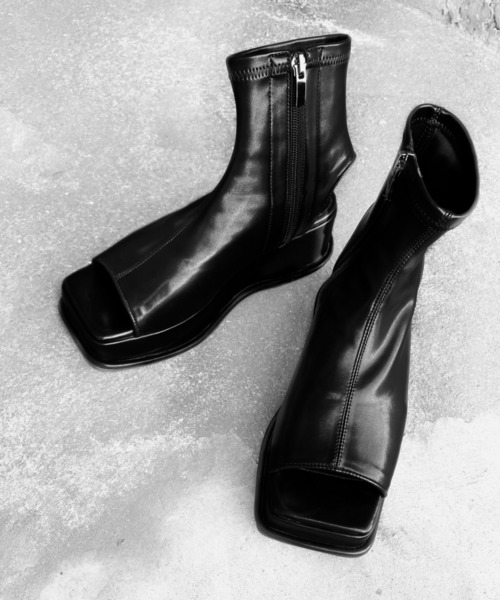 LVEU.（ラブユ.）の「Open toe volume sole boots / オープントゥボリューム（厚底）ソールブーツ(Ai select)（サンダル・レディース・ブラック・24.5cm/25.0cm/23.5cm/23.0cm/24.0cm）」の18枚目の写真