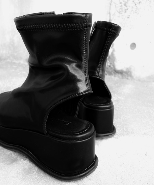 LVEU.（ラブユ.）の「Open toe volume sole boots / オープントゥボリューム（厚底）ソールブーツ(Ai select)（サンダル・レディース・ブラック・24.5cm/25.0cm/23.5cm/23.0cm/24.0cm）」の20枚目の写真