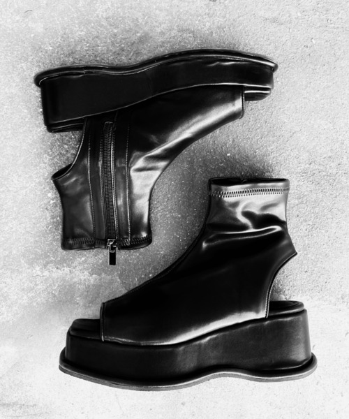 LVEU.（ラブユ.）の「Open toe volume sole boots / オープントゥボリューム（厚底）ソールブーツ(Ai select)（サンダル・レディース・ブラック・24.5cm/25.0cm/23.5cm/23.0cm/24.0cm）」の7枚目の写真