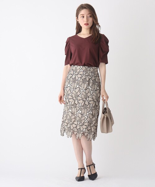index（インデックス）の「◆Vネックタックスリーブカットソー【WEB限定サイズ】（Tシャツ/カットソー・レディース・ブラック/ボルドー/オフホワイト・36/40/42/38）」の18枚目の写真