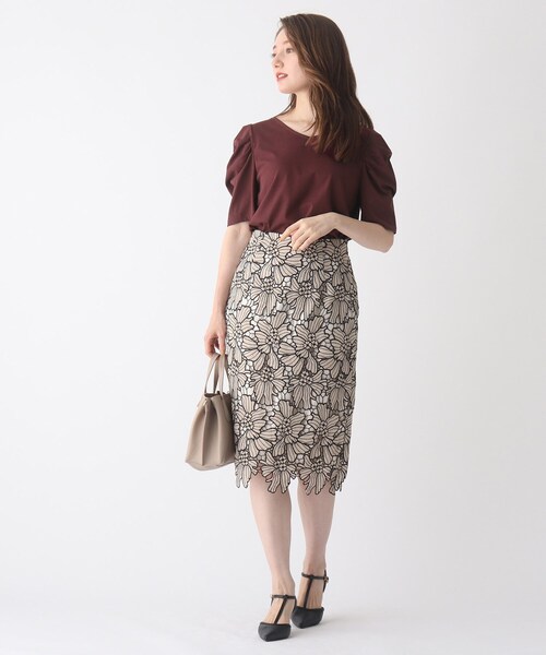 index（インデックス）の「◆Vネックタックスリーブカットソー【WEB限定サイズ】（Tシャツ/カットソー・レディース・ブラック/ボルドー/オフホワイト・36/40/42/38）」の6枚目の写真