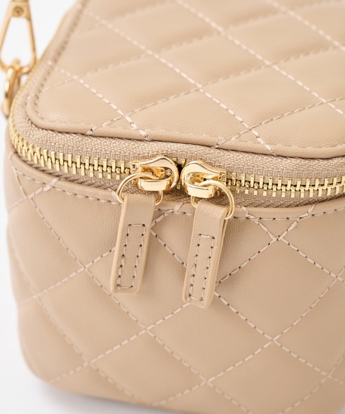 COLONY 2139(コロニートゥーワンスリーナイン)の「キルティングキューブ2wayバッグ/ショルダーバッグ/ハンドバッグ(ショルダーバッグ・レディース・ブラック/グレイッシュベージュ・FREE)」の3枚目の写真