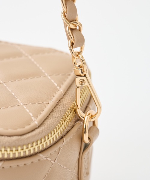 COLONY 2139(コロニートゥーワンスリーナイン)の「キルティングキューブ2wayバッグ/ショルダーバッグ/ハンドバッグ(ショルダーバッグ・レディース・ブラック/グレイッシュベージュ・FREE)」の4枚目の写真