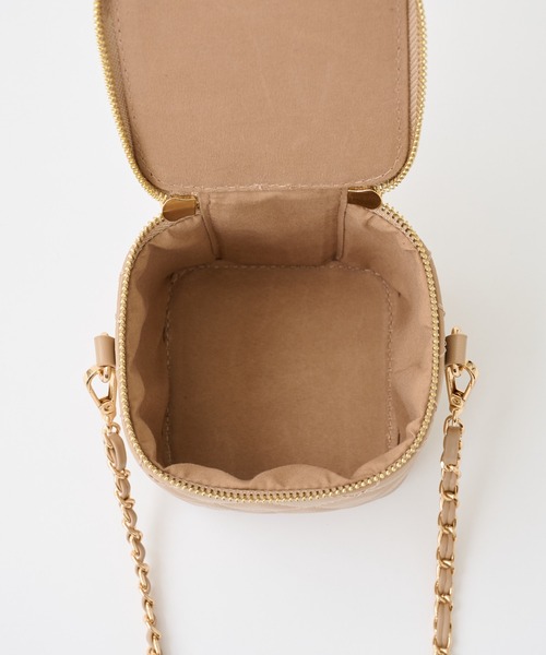 COLONY 2139(コロニートゥーワンスリーナイン)の「キルティングキューブ2wayバッグ/ショルダーバッグ/ハンドバッグ(ショルダーバッグ・レディース・ブラック/グレイッシュベージュ・FREE)」の7枚目の写真