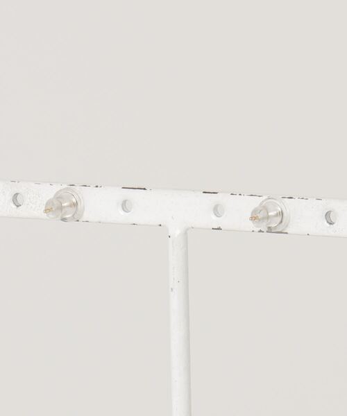 ISOLATION（アイソレーション）の「【ISOLATION / アイソレーション】K18  Minimal Pierce S  / 18Kミニマルピアス/ 3mm（ピアス（両耳用）・レディース・ゴールド・FREE）」の2枚目の写真