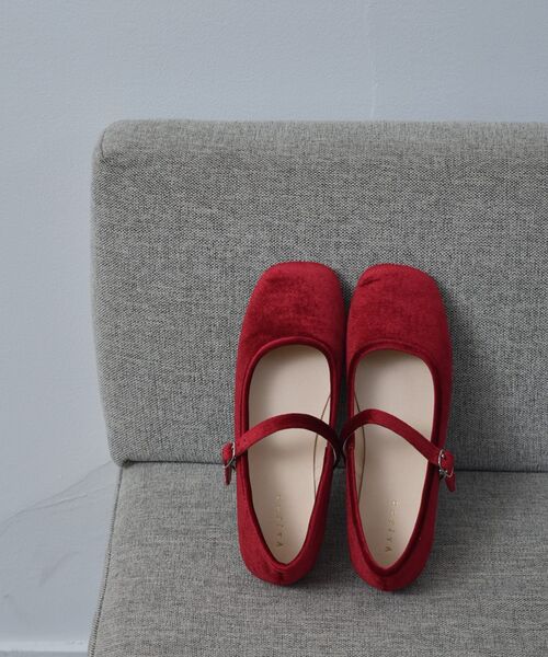 RETRO GIRL（レトロガール）の「アソートストラップシューズ（その他シューズ・レディース・ブラック/ダークグリーン/ベージュ/バーガンディー・MEDIUM/LARGE）」の4枚目の写真