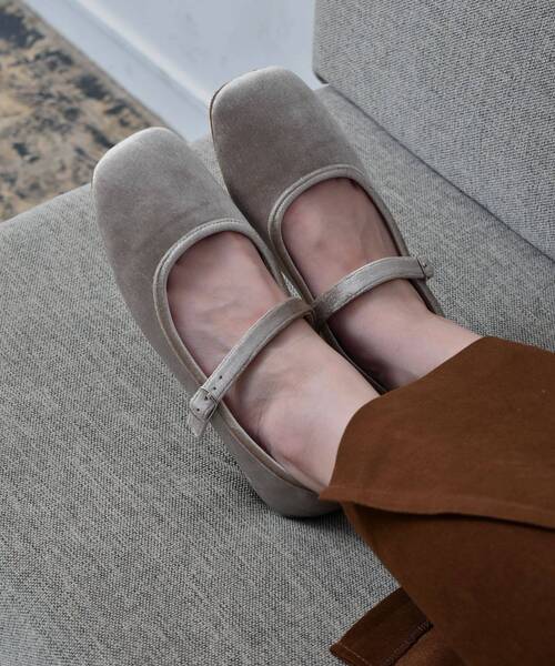 RETRO GIRL（レトロガール）の「アソートストラップシューズ（その他シューズ・レディース・ブラック/ダークグリーン/ベージュ/バーガンディー・MEDIUM/LARGE）」の11枚目の写真