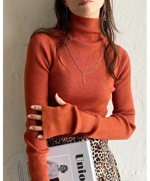 She's Closet（シーズクローゼット）の「アームウォーマー風フィンガーホール指穴ハイネックタイト長袖タートルリブニットプルオーバー（ニット/セーター・レディース・オレンジ/ピンク/グリーン/ブラック×ホワイト/アイボリー/ブラック/ブルー/杢グレー/パープル/ライトブルー/ペールイエロー/ブラック系その他/ホワイト系その他/ブラック系その他2/レッド/チャコール/ダークオレンジ/グリーン系その他・FREE）」の20枚目の写真