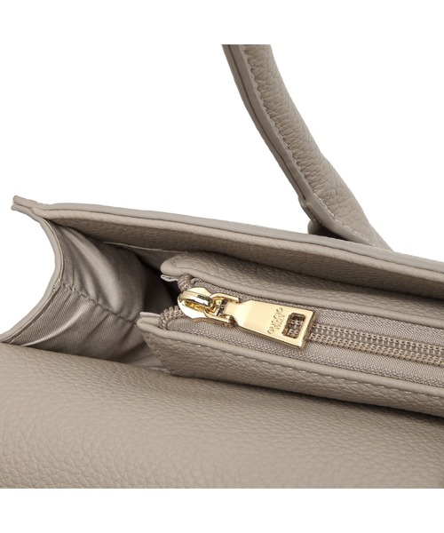 GUSCIO（グッシオ）の「【グッシオ ゴールドラベル】エレガンストートバッグ ラージサイズ　オンオフ兼用 ビジネストート PC/A4対応（ビジネスバッグ・レディース・ブラック/ベージュ・FREE）」の7枚目の写真