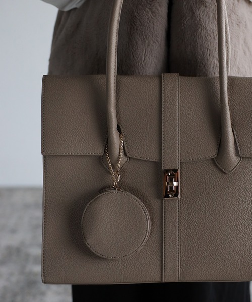 GUSCIO（グッシオ）の「【グッシオ ゴールドラベル】エレガンストートバッグ ラージサイズ　オンオフ兼用 ビジネストート PC/A4対応（ビジネスバッグ・レディース・ブラック/ベージュ・FREE）」の21枚目の写真