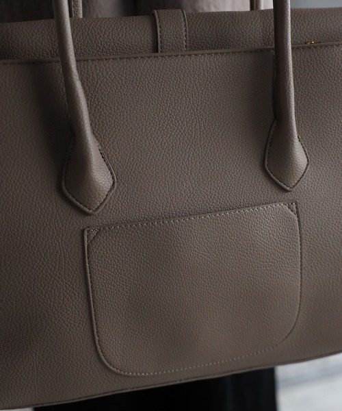 GUSCIO（グッシオ）の「【グッシオ ゴールドラベル】エレガンストートバッグ ラージサイズ　オンオフ兼用 ビジネストート PC/A4対応（ビジネスバッグ・レディース・ブラック/ベージュ・FREE）」の18枚目の写真