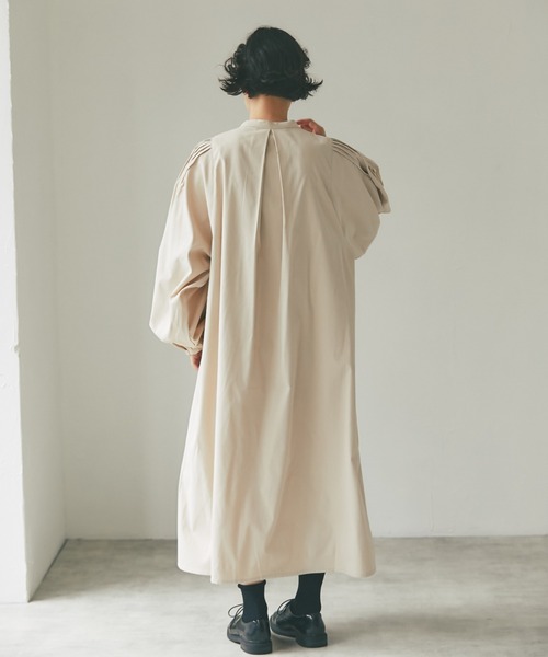 and R（アンドアール）の「シャークスキンピンタックワンピース（シャツワンピース・レディース・アイボリー/ブラック/グレイッシュブルー・FREE）」の16枚目の写真