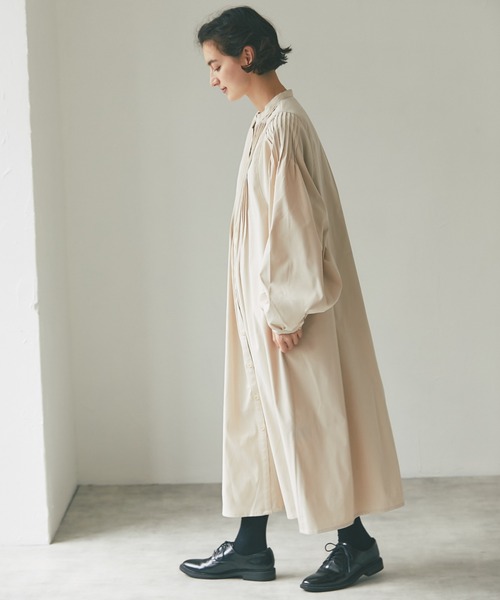 and R（アンドアール）の「シャークスキンピンタックワンピース（シャツワンピース・レディース・アイボリー/ブラック/グレイッシュブルー・FREE）」の17枚目の写真