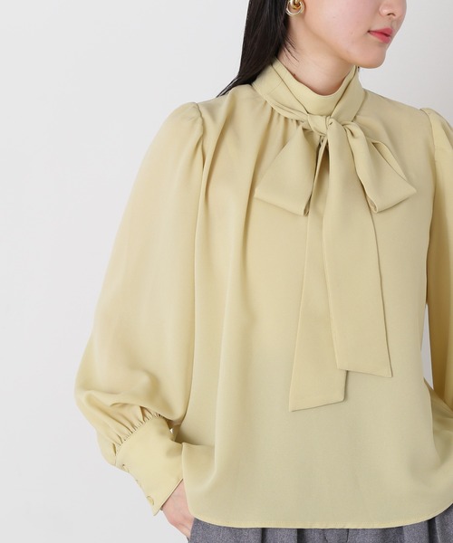 N.（N. Natural Beauty Basic）（エヌエヌナチュラルビューティーベーシック）の「【追加生産】◆ボウタイ付スタンドネックブラウス（シャツ/ブラウス・レディース・グレー/オフホワイト/マスタード/ネイビー/イエロー・MEDIUM）」の4枚目の写真