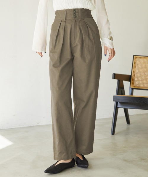 Aunt Marie's（アントマリーズ）の「ハイウエストタックチノパンツ（チノパンツ・レディース・ブラック/ダークベージュ/カーキ/グレー/ピンク・マルチサイズ）」の3枚目の写真