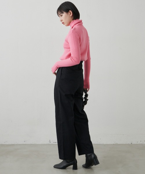 Aunt Marie's（アントマリーズ）の「ハイウエストタックチノパンツ（チノパンツ・レディース・ブラック/ダークベージュ/カーキ/グレー/ピンク・マルチサイズ）」の7枚目の写真