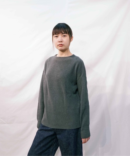 BROOKLYN OVERALL（ブルックリンオーバーオール）の「片畦編ニットプルオーバー（ニット/セーター・レディース・カーキ/チャコールグレー/ベージュ・FREE）」の2枚目の写真