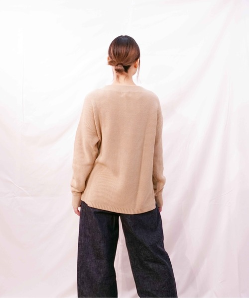 BROOKLYN OVERALL（ブルックリンオーバーオール）の「片畦編ニットプルオーバー（ニット/セーター・レディース・カーキ/チャコールグレー/ベージュ・FREE）」の15枚目の写真