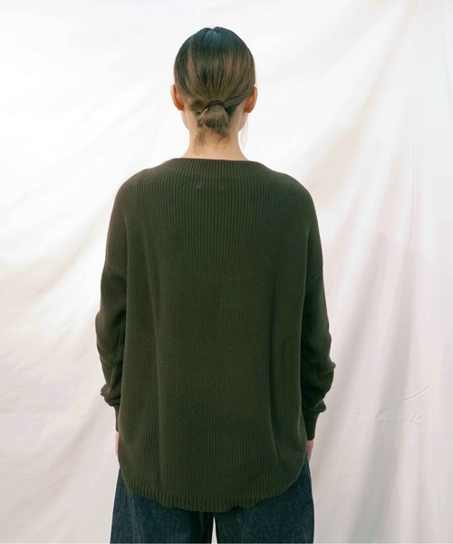 BROOKLYN OVERALL（ブルックリンオーバーオール）の「片畦編ニットプルオーバー（ニット/セーター・レディース・カーキ/チャコールグレー/ベージュ・FREE）」の12枚目の写真