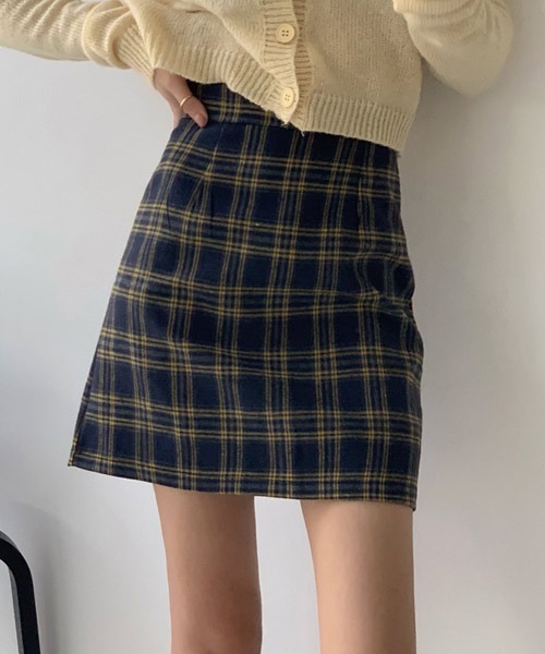 urge:(アージコロン )の「【URGE:】 チェック柄 台形 ミニスカート(スカート・レディース・ネイビー/ブラック/レッド・SMALL/MEDIUM/LARGE)」の9枚目の写真