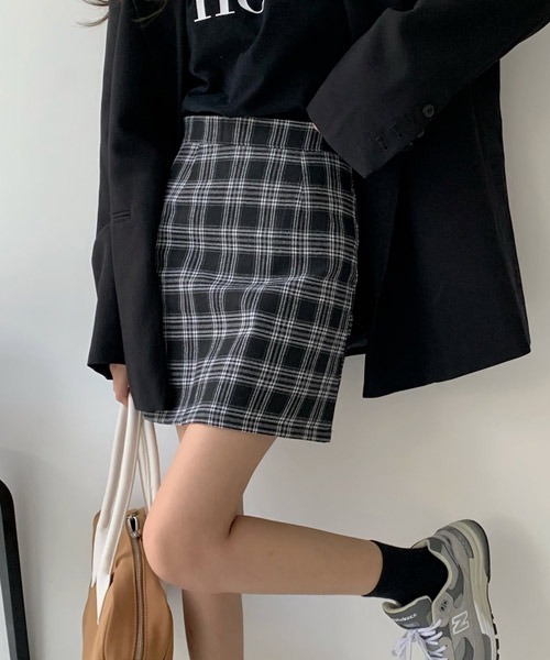 urge:(アージコロン )の「【URGE:】 チェック柄 台形 ミニスカート(スカート・レディース・ネイビー/ブラック/レッド・SMALL/MEDIUM/LARGE)」の19枚目の写真