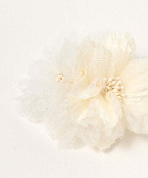 B:MING by BEAMS(ビーミングバイビームス)の「【セレモニー・フォーマル】ダブルフラワー コサージュ(ブローチ/コサージュ・レディース・ホワイト/グレー・FREE)」の7枚目の写真