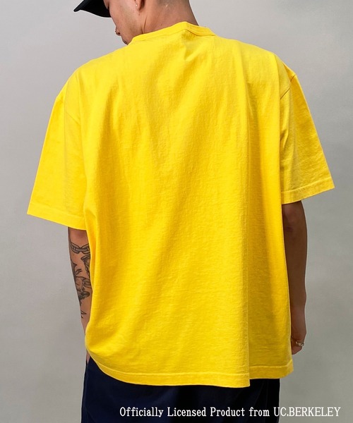 Champion(チャンピオン)の「CHAMPION/チャンピオン カレッジロゴTシャツ ボックスシルエット USAコットン/バインダーネック C5-X304(Tシャツ/カットソー・メンズ・ホワイト/ホワイト×ネイビー/イエロー/ネイビー・M/L/XL)」の12枚目の写真
