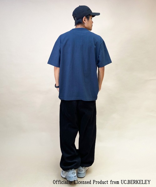 Champion(チャンピオン)の「CHAMPION/チャンピオン カレッジロゴTシャツ ボックスシルエット USAコットン/バインダーネック C5-X304(Tシャツ/カットソー・メンズ・ホワイト/ホワイト×ネイビー/イエロー/ネイビー・M/L/XL)」の14枚目の写真