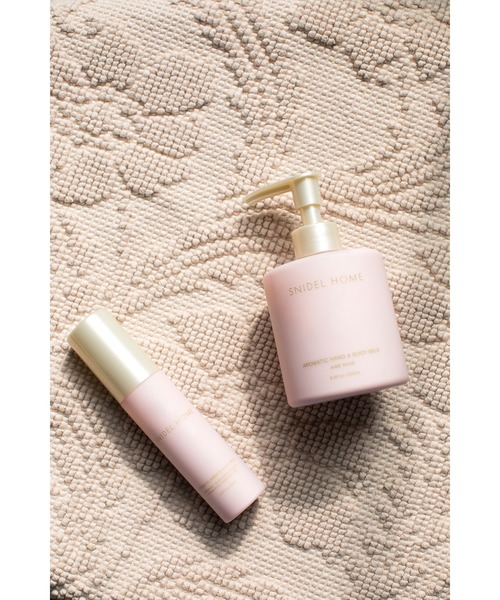 SNIDEL HOME（スナイデルホーム）の「ハンド＆ボディミルク -60ml-（シュシュ・レディース・ピンク・FREE）」の2枚目の写真