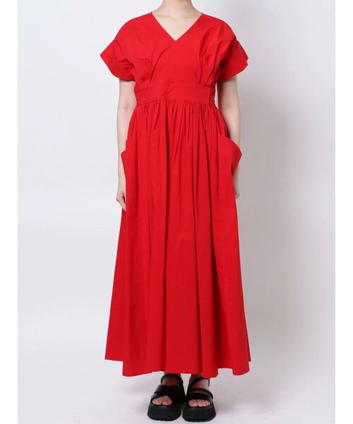 ELENDEEK(エレンディーク)の「サイドポケットボリュームワンピース(ワンピース・レディース・レッド/カーキ/オフホワイト/ブラック・02/01)」の19枚目の写真