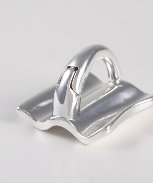 Nothing And Others(ナッシングアンドアザーズ)の「「Nothing And Others/ナッシングアンドアザーズ」Wave square Earring(イヤリング・レディース・シルバー/ゴールド・FREE)」の11枚目の写真