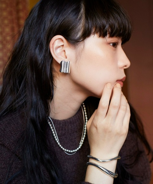 Nothing And Others(ナッシングアンドアザーズ)の「「Nothing And Others/ナッシングアンドアザーズ」Wave square Earring(イヤリング・レディース・シルバー/ゴールド・FREE)」の19枚目の写真